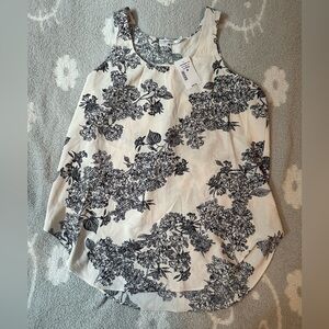 Women’s Ricki’s black and white floral patterned tank top blouse size medium